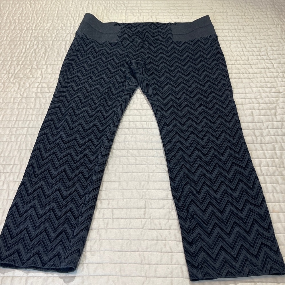 ONE 5 ONE WOMENS SIZE XL Black Zigzag Patterned Leggings